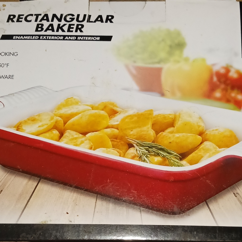 NWT - Rectangular Baker - Picture 2 of 2
